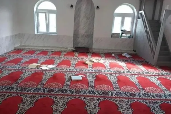 Batı Trakya'da Kur'an-ı Kerim'i yırtan saldırgan tutuklandı