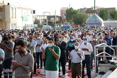 اقامه نماز عید فطر در امامزاده سید جعفر محمد (ع ) - یزد‎