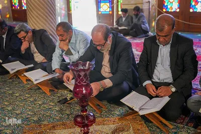 محفل قرآن کریم در مسجد نصیرالملک شیراز