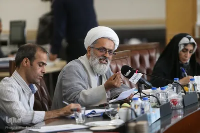 نشست فراکسیون قرآن مجلس با جمعی از پیشکسوتان و فعالان قرآنی
