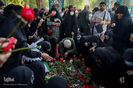 تشییع شهید گمنام با حضور دانش‌آموزان در اهواز