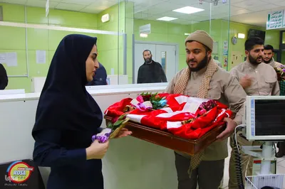 تجلیل از پرستاران بیمارستان امام حسین(ع) توسط گروه فرهنگی و جهادی خادم‌الشهداء‎