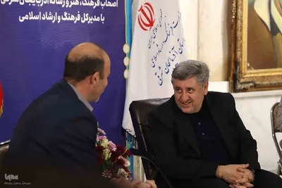 نشست اصحاب فرهنگ، هنر و رسانه آذربایجان شرقی با مدیرکل فرهنگ وارشاد اسلامی استان