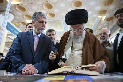 بازدید رهبر انقلاب از سی و‌‌ یکمین نمایشگاه بین‌المللی کتاب تهران