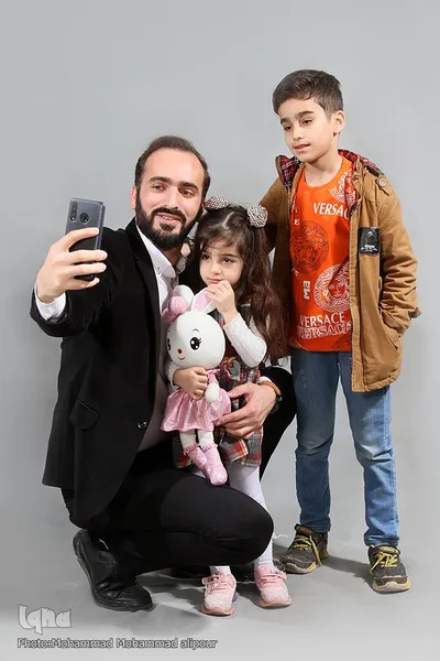 صادق شوهانی، از فعالان قرآن و مدیران مؤسسات قرآنی است که برای دو فرزندش، محمد و لیانا نیز آرزو دارد زیر سایه قرآن و اهل بیت(ع) عاقبت بخیر شوند. 