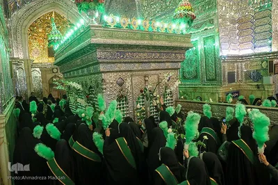 گلباران حرم های مطهر حضرت شاهچراغ (ع) و حضرت «ام احمد (س)»