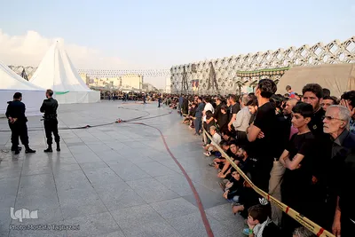 مراسم خیمه سوزان عصر عاشورا در میدان امام حسین(ع) تهران