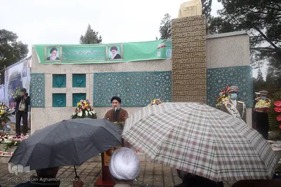 مراسم گلباران جایگاه جلوس بنیانگذار کبیر انقلاب اسلامی، امام خمینی(ره) در بهشت زهرا(س)