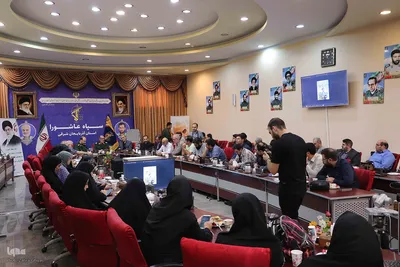 نشست فرمانده سپاه عاشورا با اصحاب رسانه‎