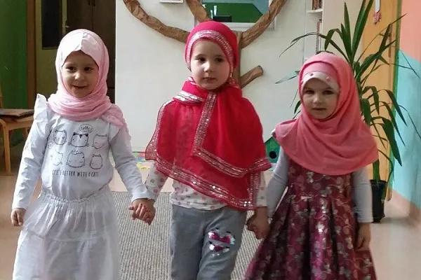 Bosna Hersek'te en güzel hicablı kadın yarışması düzenleniyor