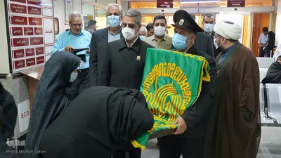 پرچم سبز حرم مطهر رضوی بر بالین مصدومان سانحه طبس
