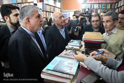 کتاب‌گردی سیدرضا صالحی‌امیری، وزیر فرهنگ و ارشاد اسلامی