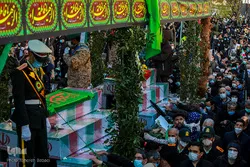Taifa la Iran lashiriki katika  maziko ya mashahidi 250 wa zama za vita
