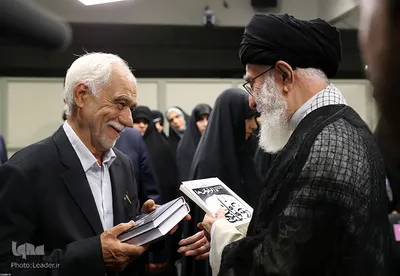 دیدار جمعی از شاعران و اهالی فرهنگ و ادب با رهبر انقلاب
