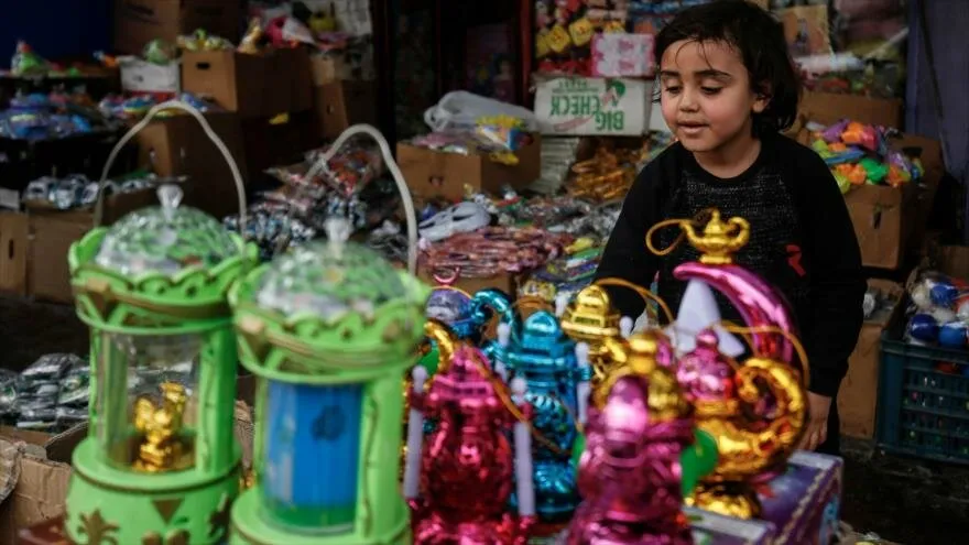 Palestinos comienzan su primer día del Ramadán tras la tregua
