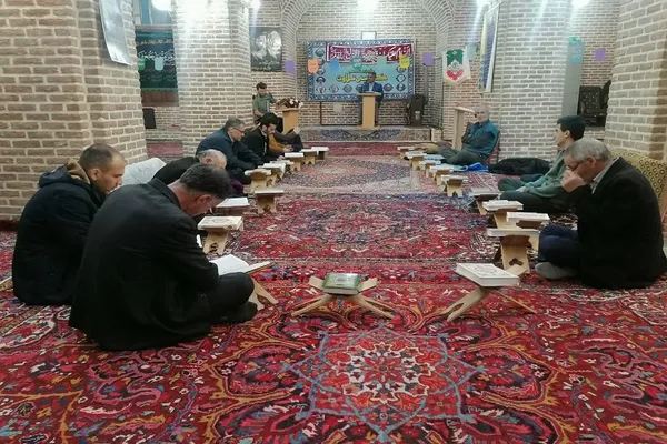 کرسی تلاوت مسجد استاد شاگرد تبریز