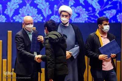 تقدیر از رتبه‌های برتر کنکور سراسری با حضور وزیر علوم
