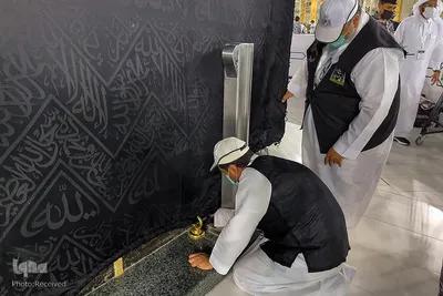  کعبه لباس احرام به تن کرد.