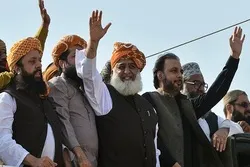 مولانا فضل الرحمان د حافظ حمدالله د تابعیت په لغوه کېدو سخت غبرګون ښودلی