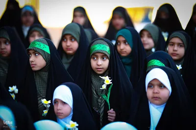 آیین ملی میهمانی لاله‌ها در گلستان شهدای اصفهان