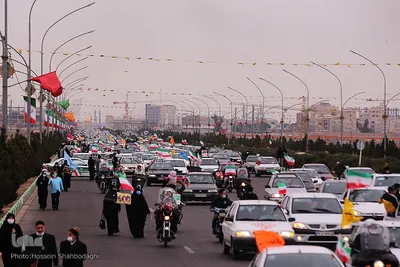 Autokorso zieht durch Qom