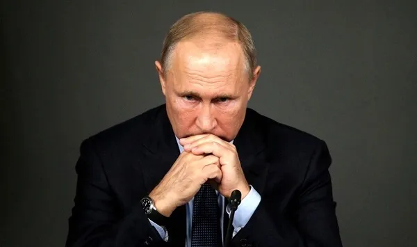 Путин ҳодисаи террористии Кирмонро ба раҳбари инқилоби ҶИЭ тасалият гуфт