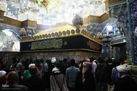  سیاه پوش کردن ضریح مطهر کریمه اهل بیت(س)