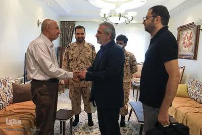 دیدار جامعه قرآنی با خانواده‌ شهید محمدصالحی