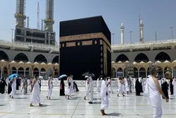 Inalis ang mga Harang na Inilagay sa paligid ng Kaaba