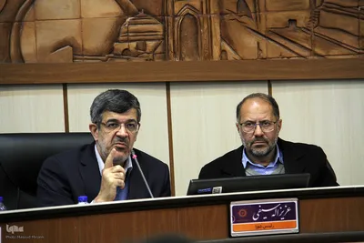 حضور استاندار در صحن شورای اسلامی شهر یزد