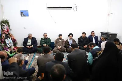 دیدار مسئولان استانی با خانواده شهید رضا صیادی