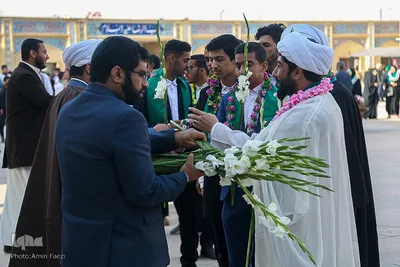 استقبال از حافظان قرآن و ادای احترام به شهدای حرم شاهچراغ(ع)‎‎