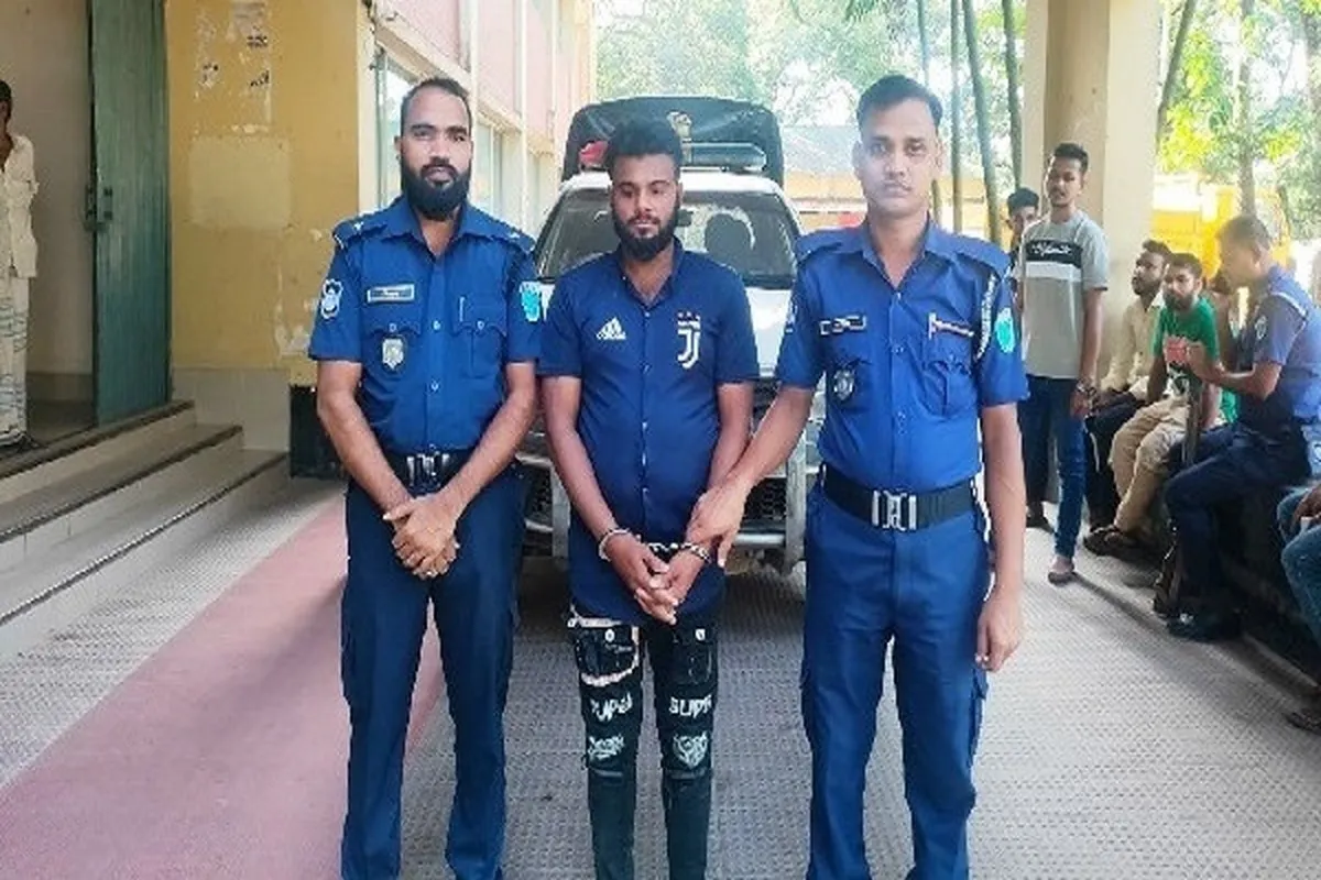 Bangladeshi Man Taken into Custody for Offensive Comments about Quran in Social Media

 