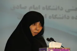 القرآن یری في المرأة أساساً لبناء الحضارة الإسلامیة الحدیثة