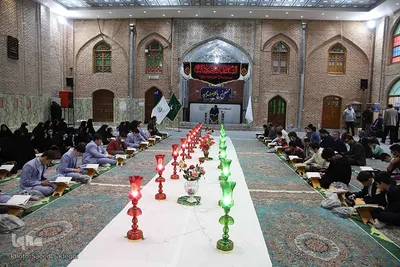 محفل انس با قرآن کریم در آستان مقدس سید حمزه (ع)