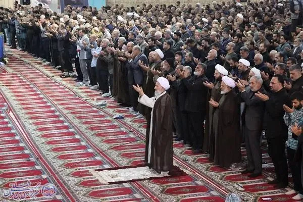 نماز جمعه ساری در مصلای امام خمینی(ره)