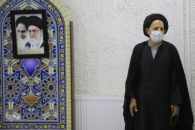 حضور نماینده ولی فقیه در خراسان‌جنوبی پای صندوق رأی