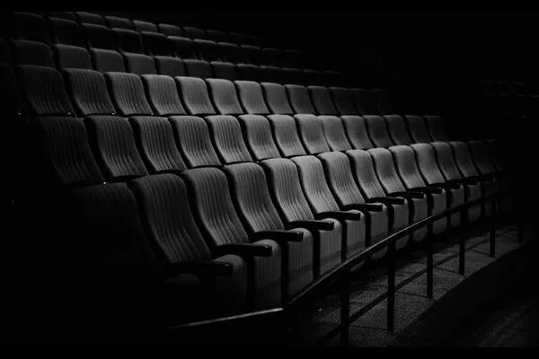 نمایش‌ها یک شب روی صحنه نمی‌روند
