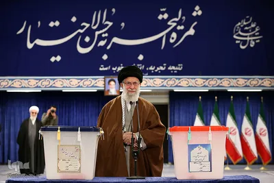 حضور رهبر معظم انقلاب در پای صندوق رأی