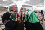 بازیگران برای اجرای تعزیه آماده می‌شوند.