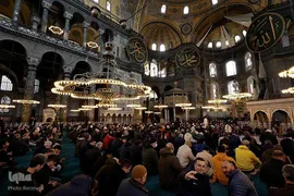 اقامه نماز جماعت مسلمانان جهان در رمضان