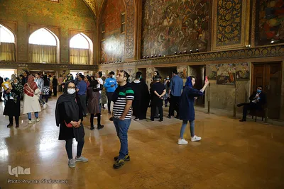 مسافران نوروزی کاخ چهل ستون