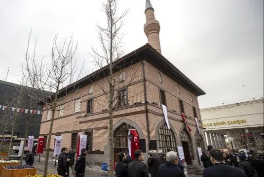 Tarihi Zincirli Camii ibadete açıldı