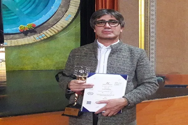 هنرمند کردستانی تندیس زرین چهل و نهمین جشنواره بین‌المللی فیلم رشد را از آن خود کرد