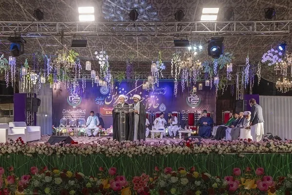 Delegação de Karbala Participa de Conferência sobre Hazrat Zahra(SA) no Paquistão
