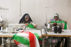 نقش پرچم‌دوزی بانوان جهادی؛ از جبهه‌های نبرد تا خط مقدم تولید