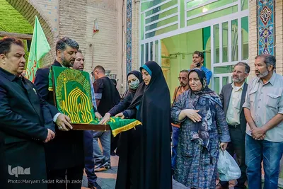 کاروان زیر سایه خورشید در بازار وکیل شیراز