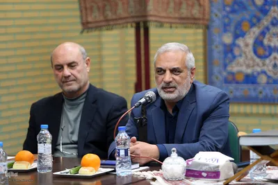 رونمایی مجموعه آیه های ایثار