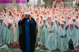 آیین جشن تکلیف جمعی از دختران دانش‌آموز شیرازی در آستان مطهر حضرت شاهچراغ (ع)