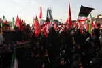 خروش یک ایران «مشت گره‌کرده» در تشییع «ایران دوست‌ترین» رهبر